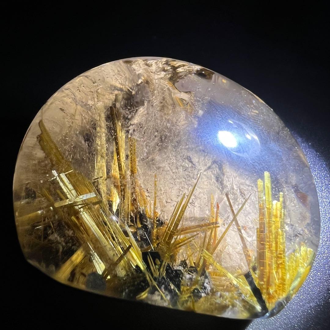 ☆価値ある逸品☆極上の透明度に煌めき抜群のルチル☆ゴールドタイチンルチル 原石