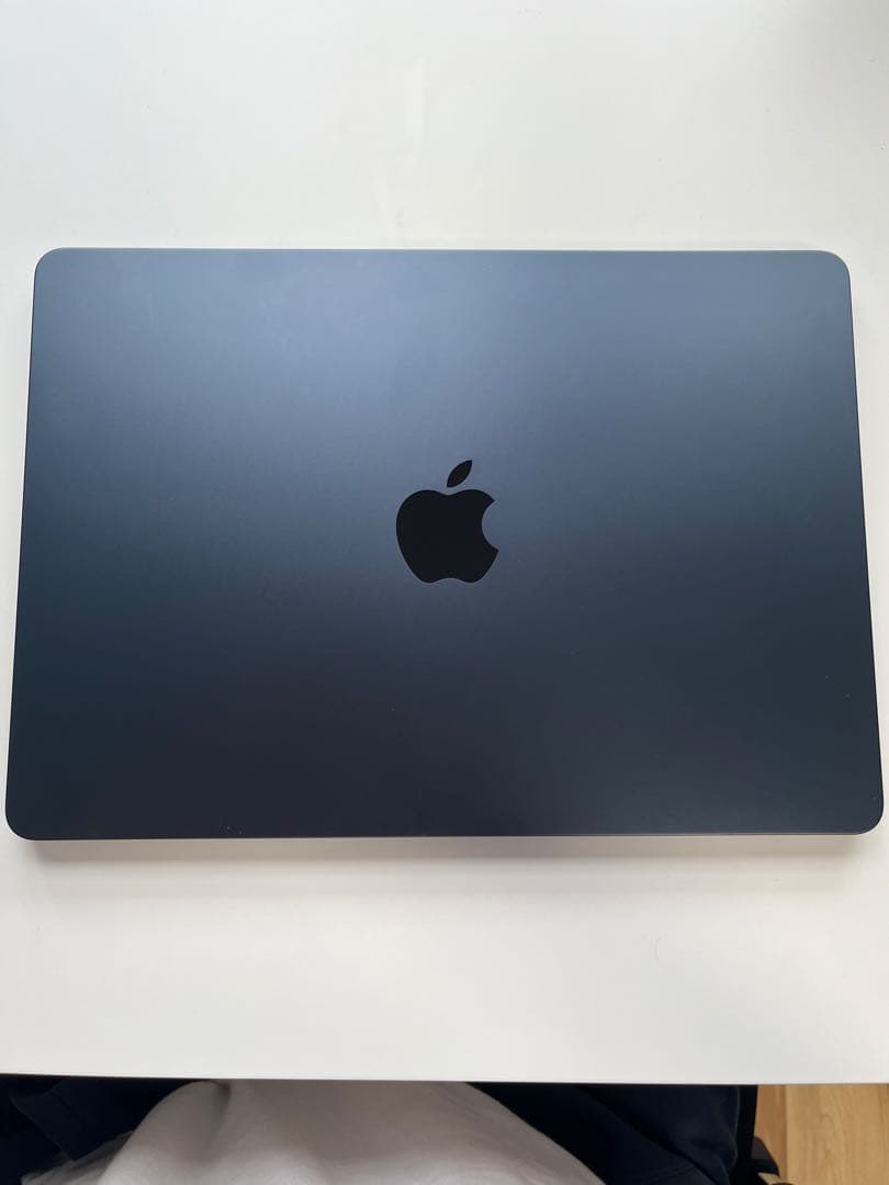 Apple MacBook M2 13.6インチ