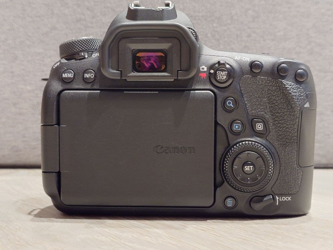 Canon EOS 6D デジタル一眼レフカメラ　値下げ！！