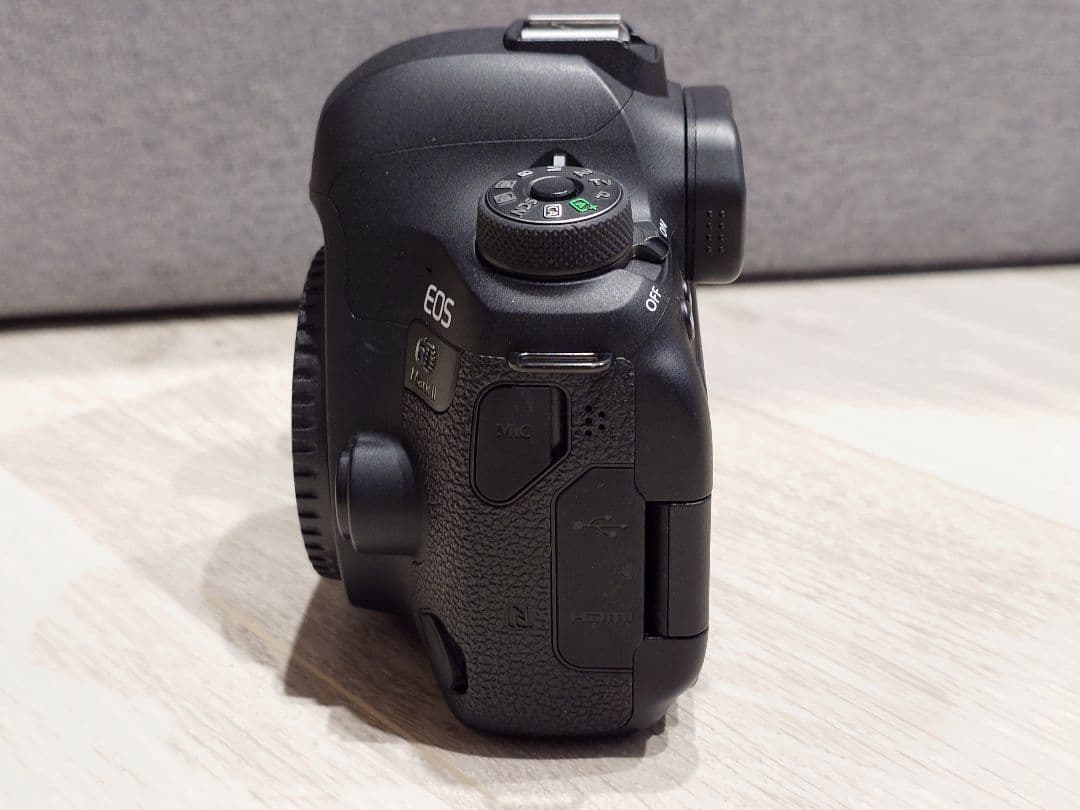 Canon EOS 6D デジタル一眼レフカメラ　値下げ！！