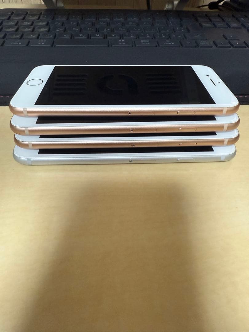 【4台セット】iPhone8 3台 iPhone7 1台