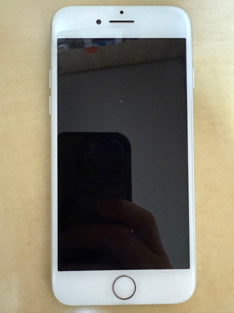 【4台セット】iPhone8 3台 iPhone7 1台