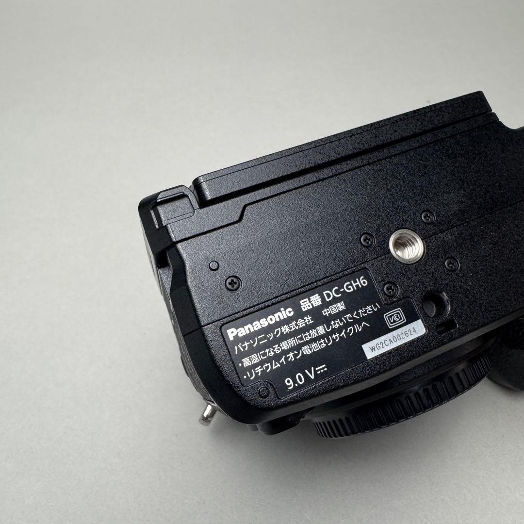 S.K.【美品】LUMIX GH6 カメラ　本体ボディー　おまけ多数