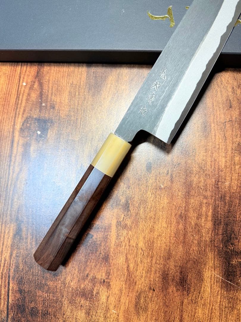 森本光一作　和牛刀 黒打 包丁　8寸　白ニ鋼　紫檀白水牛八角柄