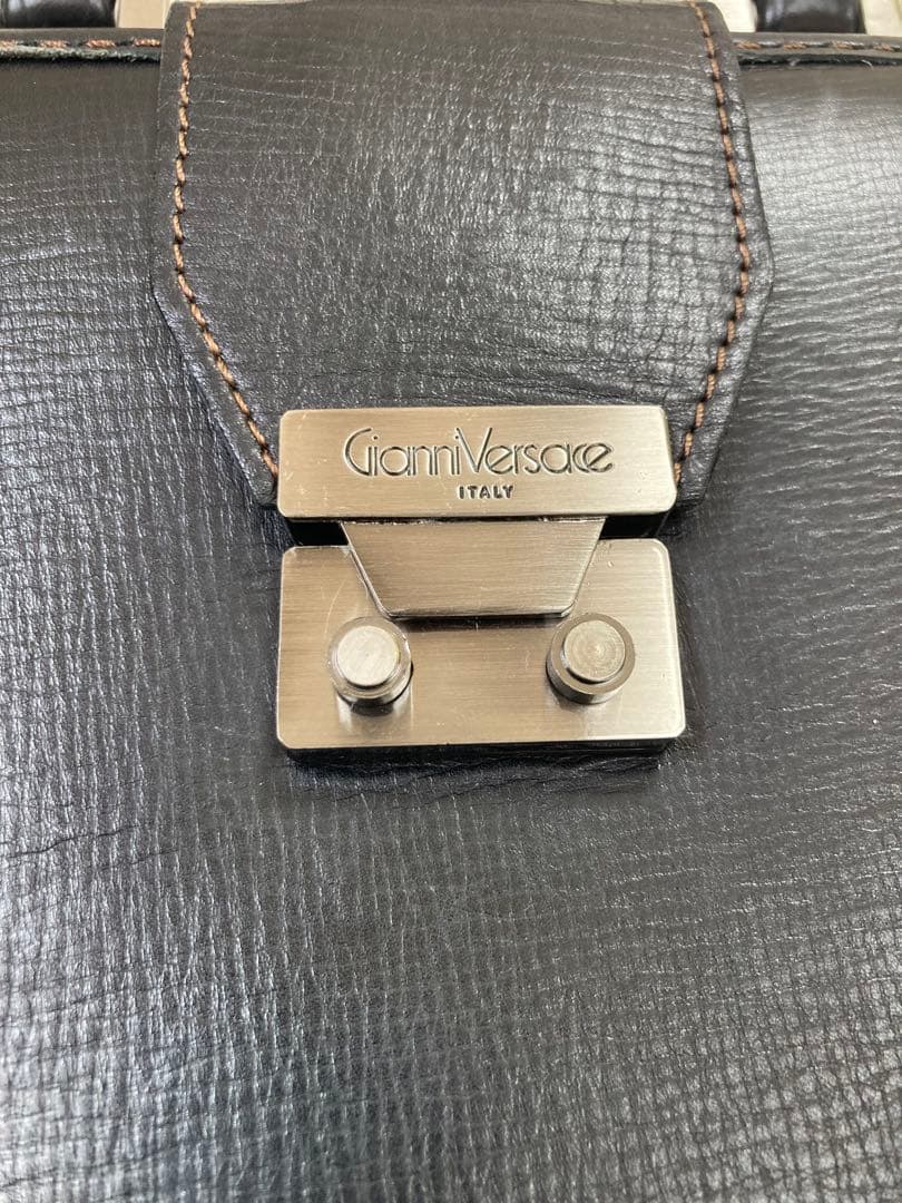 【美品】GIANNI VERSACE ダレスバッグ ビジネスバッグ 黒