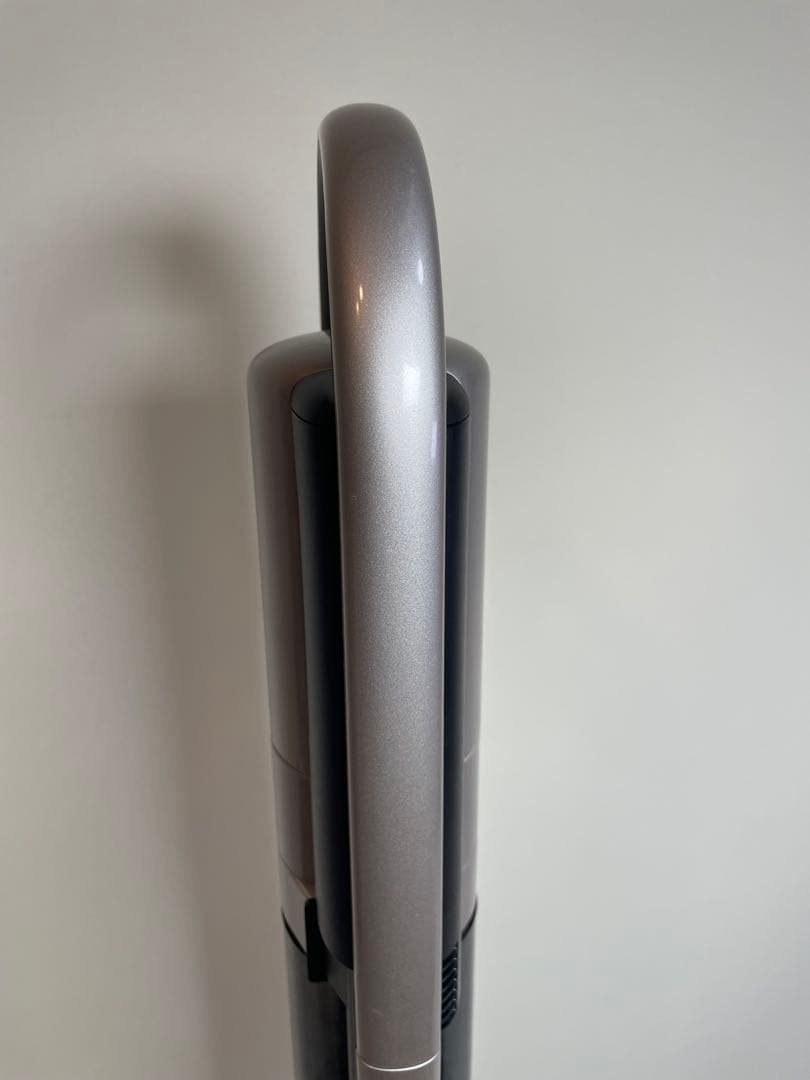 美品 三菱コードレススティッククリーナー　掃除機　サイクロン式　ZUBAQ