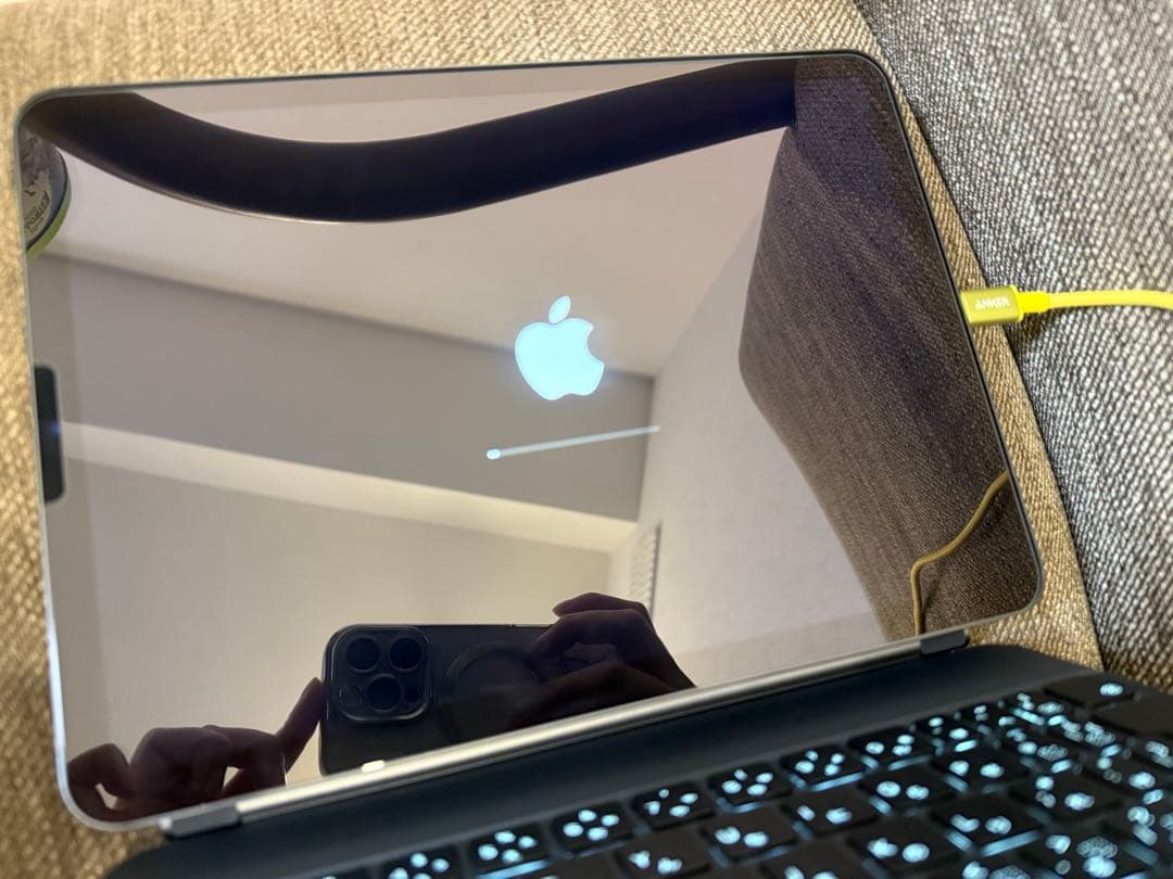 美品　iPad Air 第5世代 256GB Magic Keyboard