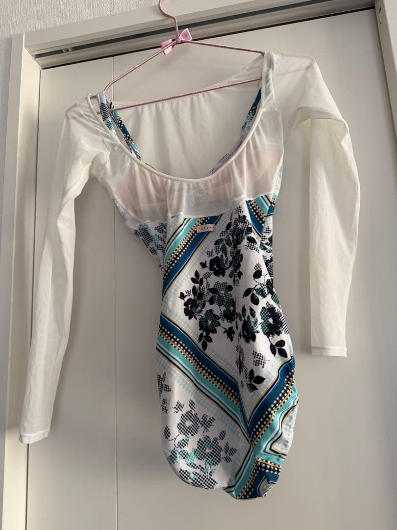 stina バレエ用レオタード 長袖 花柄　Mサイズ