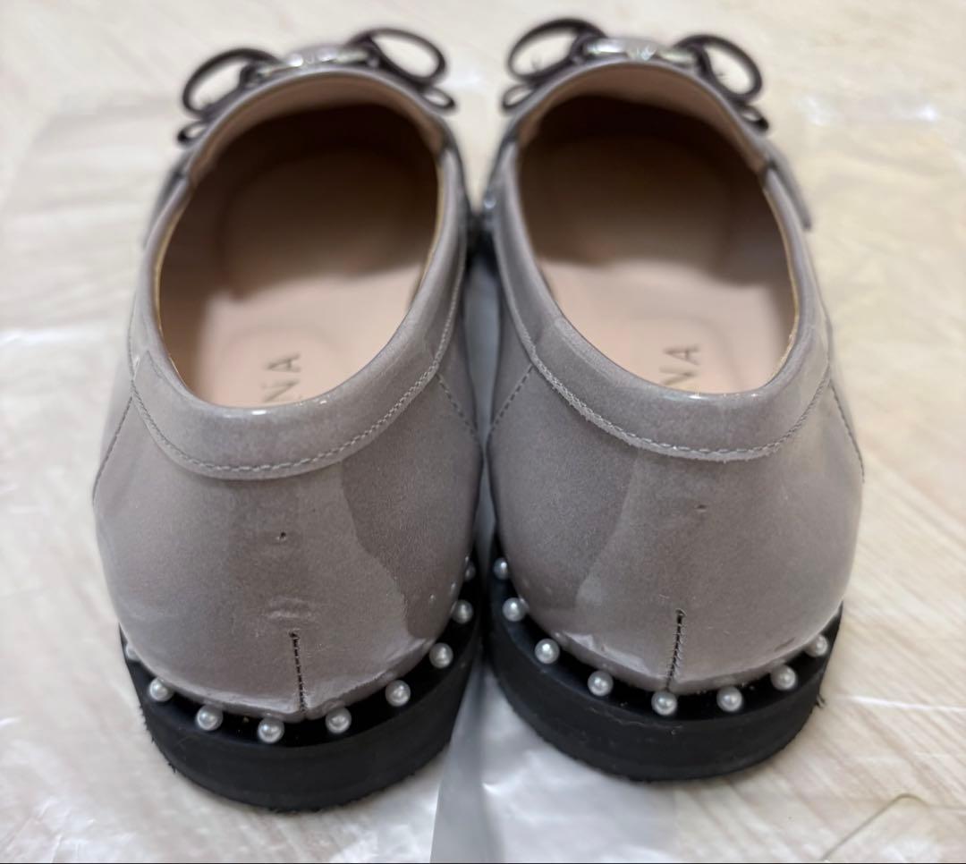 ❤️最終価格❤️✨美品✨DIANA ダイアナ リボン パール ローファー グレー系