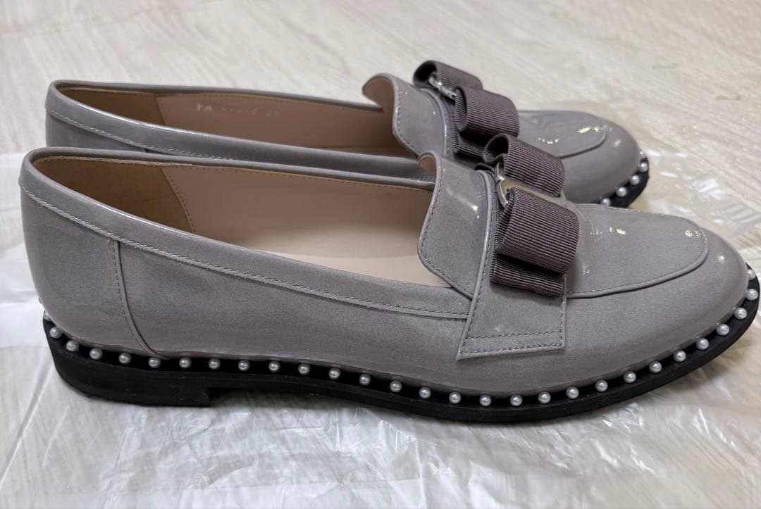 ❤️最終価格❤️✨美品✨DIANA ダイアナ リボン パール ローファー グレー系