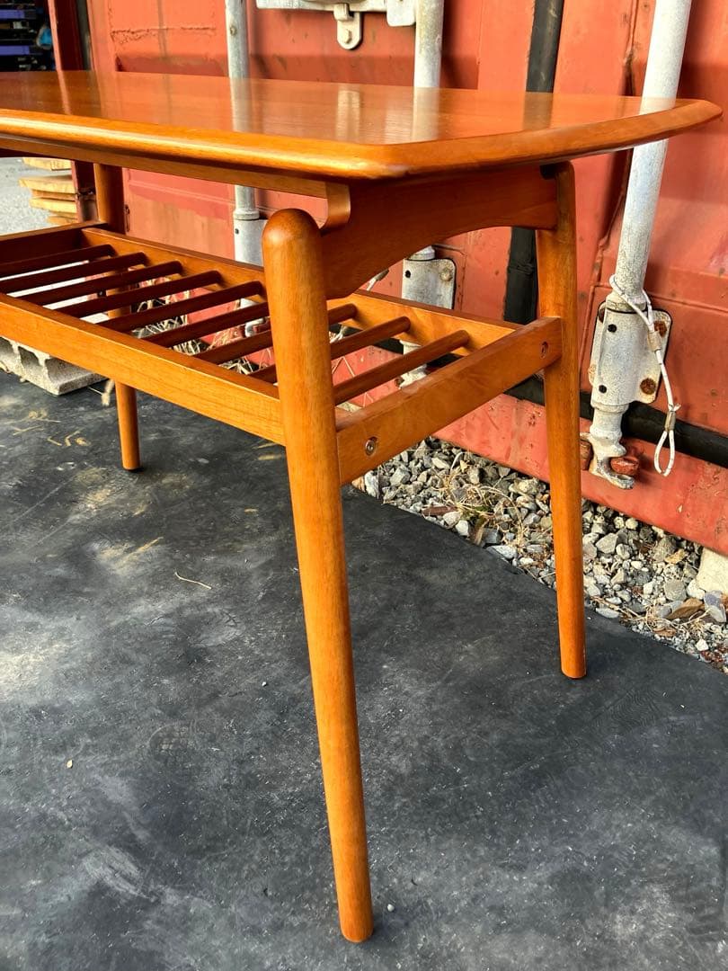 カフェテーブル