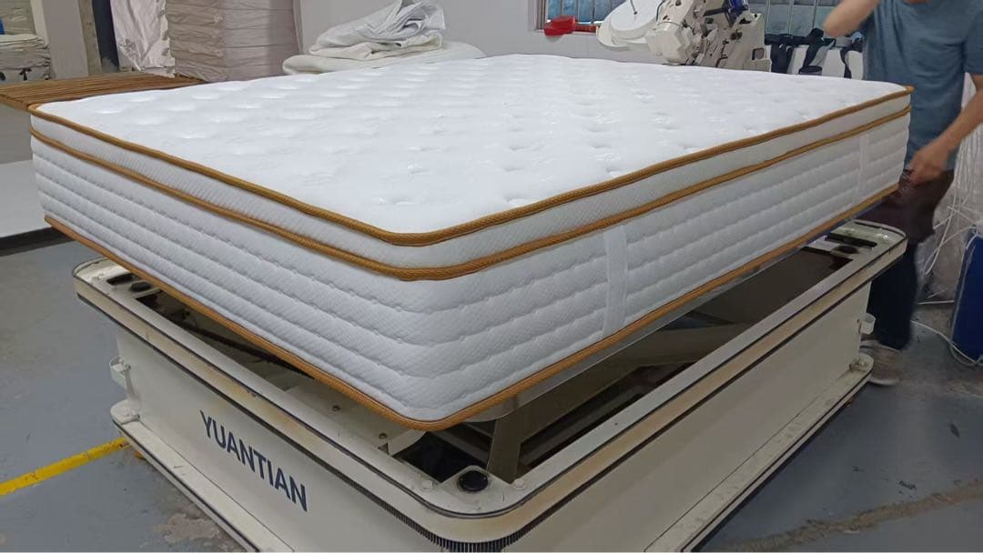 ラグジュアリーモダン ベッド クイーンサイズ