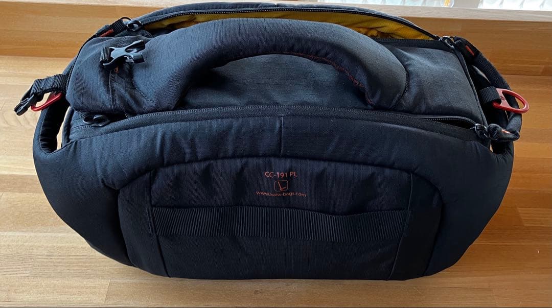 Canon XA30 業務用ビデオカメラ　美品　専用バッグ付　キャノン