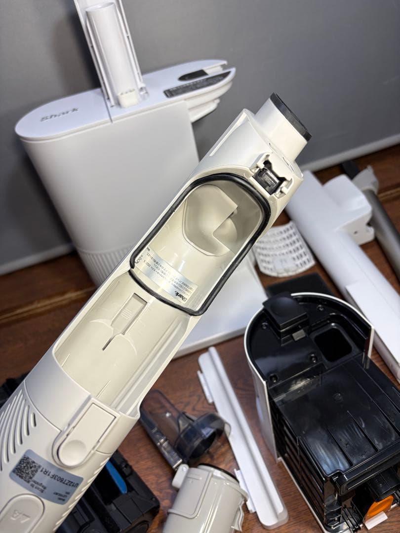 Sharkコードレススティッククリーナー LC150J T6管理番号1025 ￼