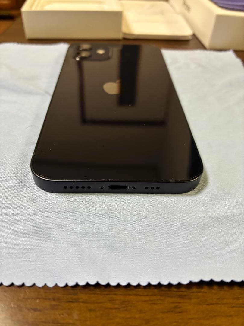 Apple iPhone 12 ブラック 64GB 本体　SIMロック解除