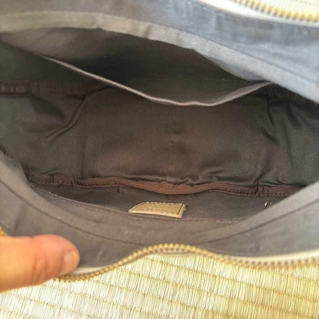 russet ハーフムーンショルダーとショルダーベルト(別売)