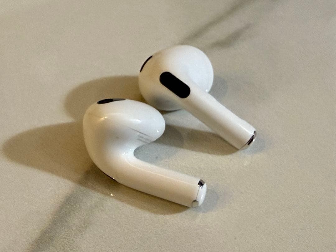 Tran Duy Bao Apple AirPods 本体　第3世代