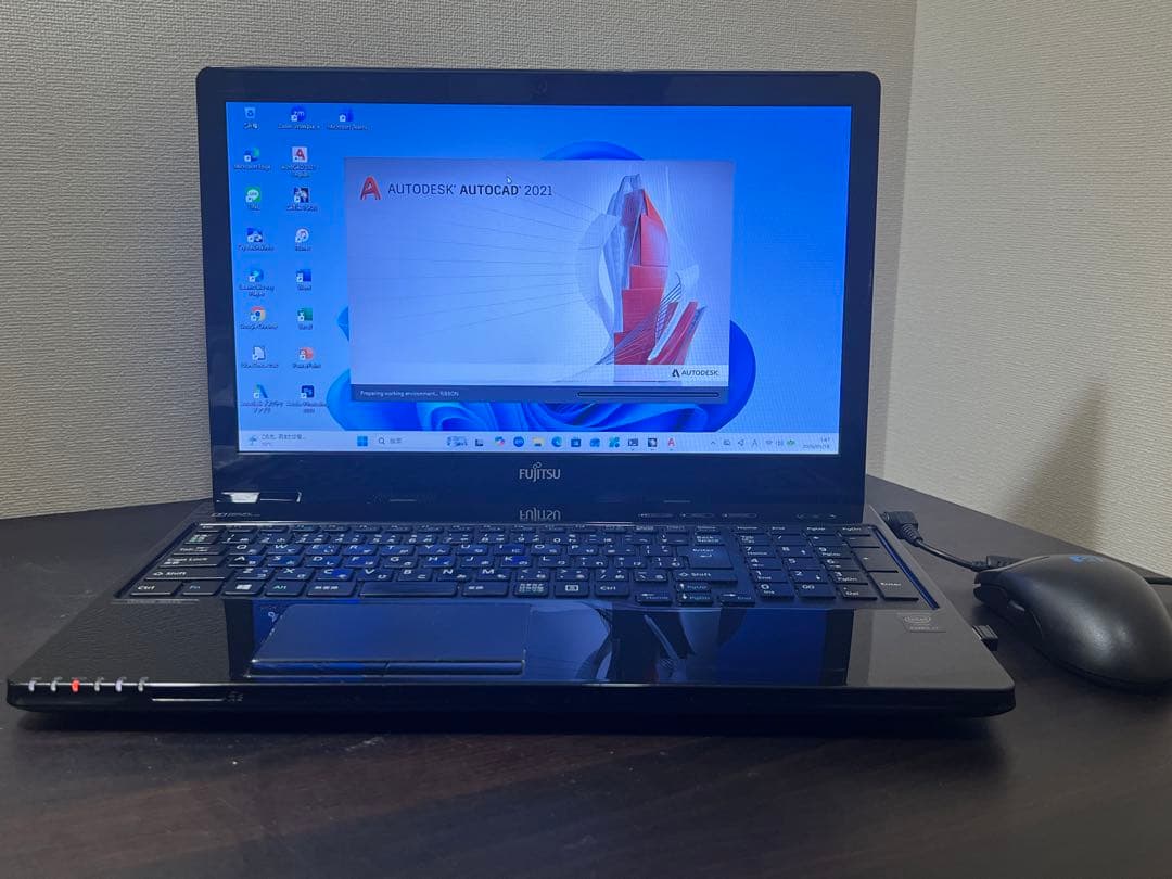 Cad Catia および　Autocad 2021インストール済み