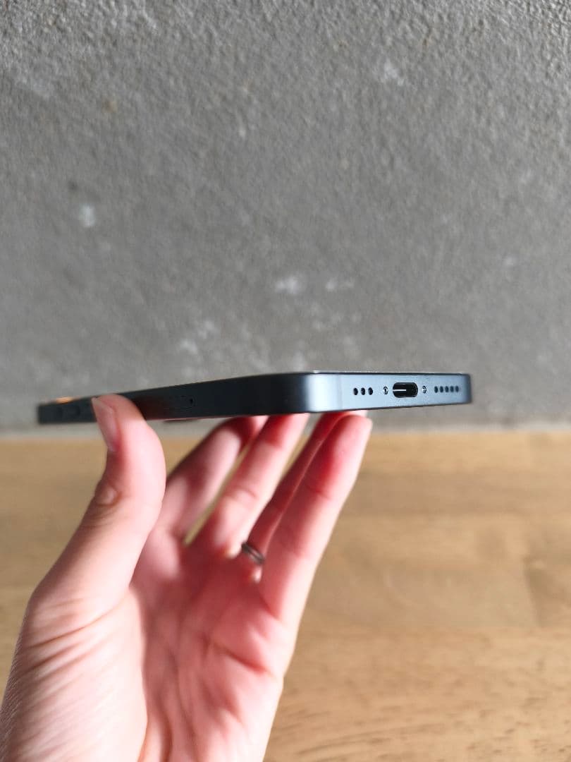 Apple iPhone 16e ブラック 128GB