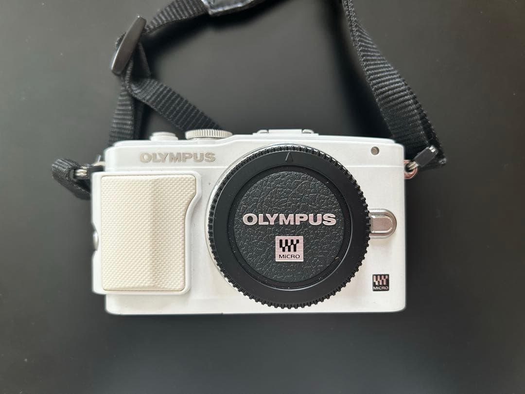 『美品』OLYMPUS ミラーレス一眼カメラ ホワイト 14-42mmレンズ付き