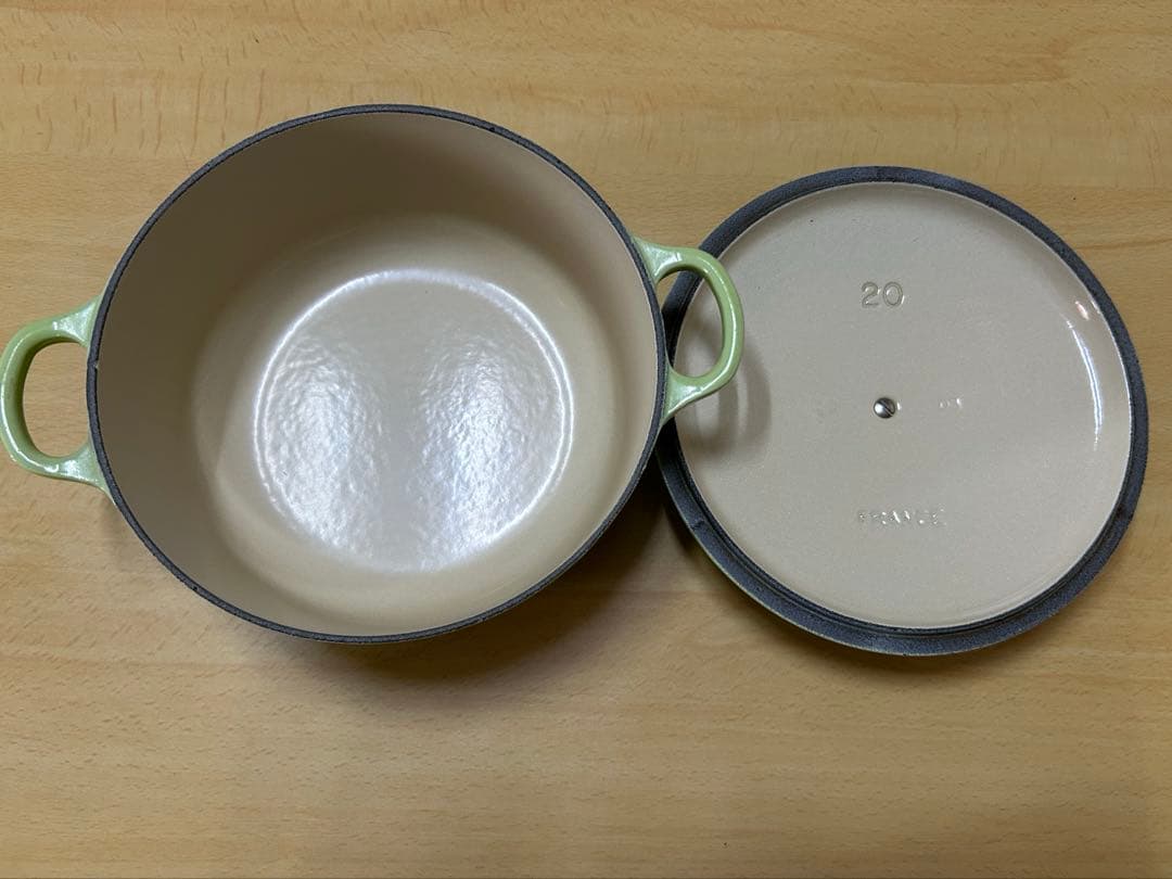 【美品】ルクルーゼ ココット・ロンド　20センチ　両手鍋　グリーン