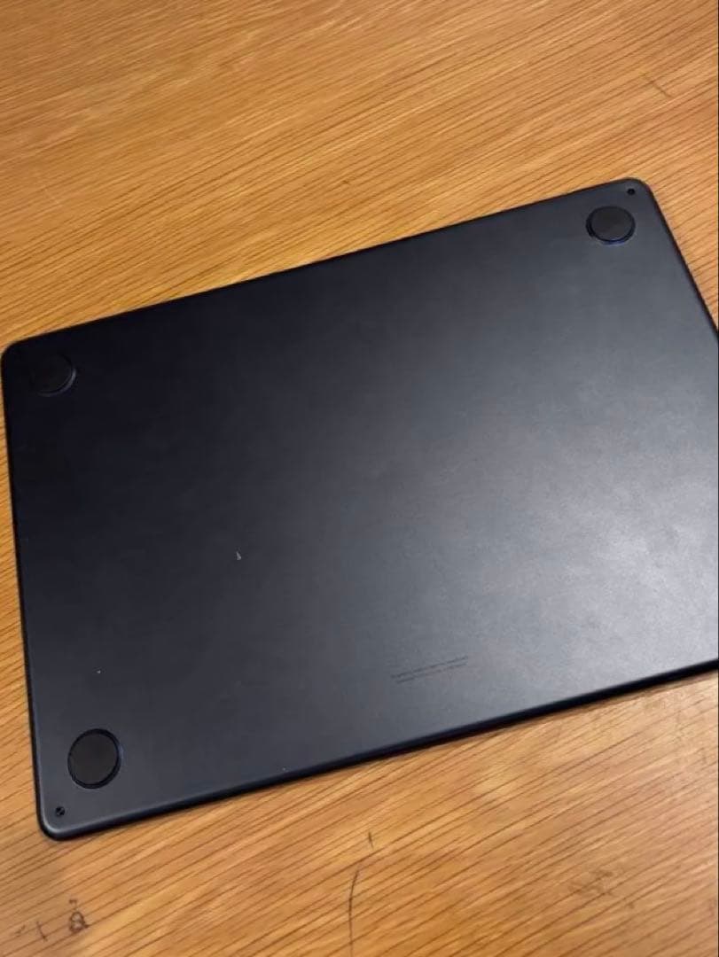 MacBookAir 2022 ミッドナイト M2/8GB 擦り傷アリ