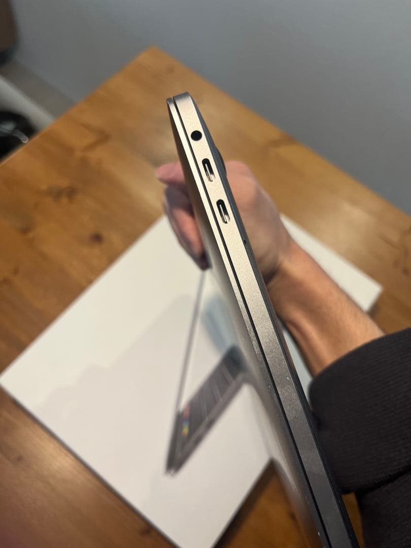Apple MacBook Pro 2020 13インチ