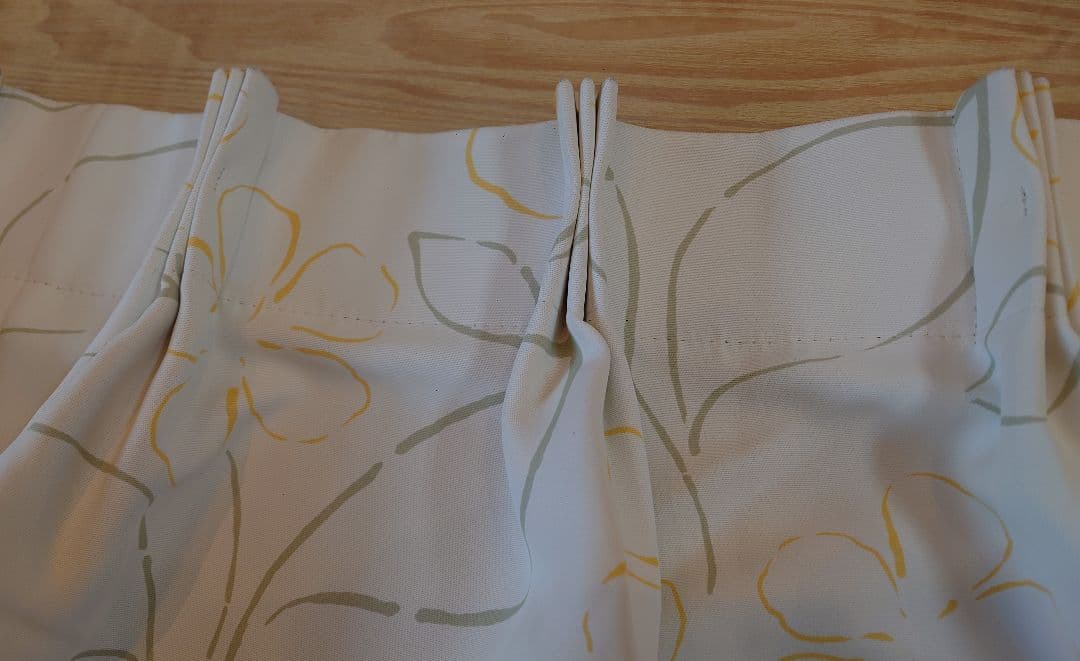 激安！希少！高級一流メーカーカーテン 現行品！両開き小窓サイズ×2セット分！