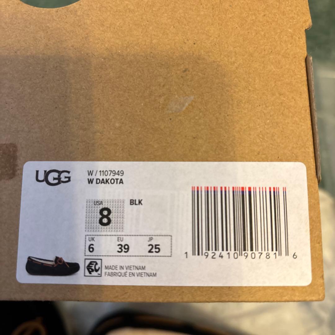 新品　未使用　UGG ブラック モカシン　DAKOTA 8 Jp:25センチ