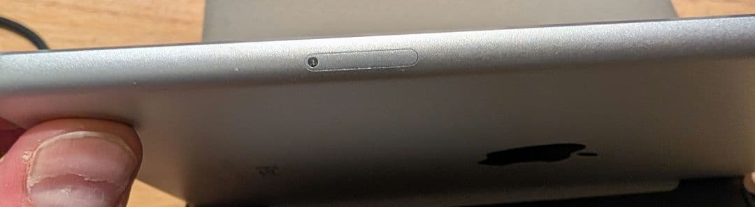 iPad mini4　シルバー　128G　wifi+Cellular