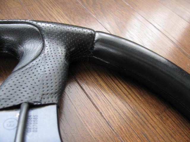 MOMO MARTINI RACING 　マルティニ　レーシング　バージョン