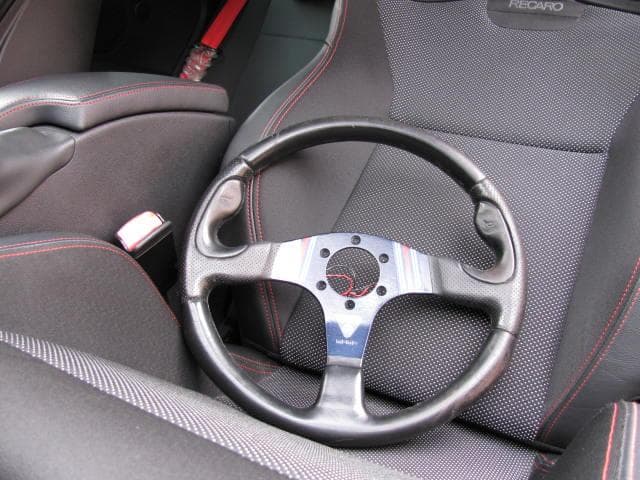 MOMO MARTINI RACING 　マルティニ　レーシング　バージョン