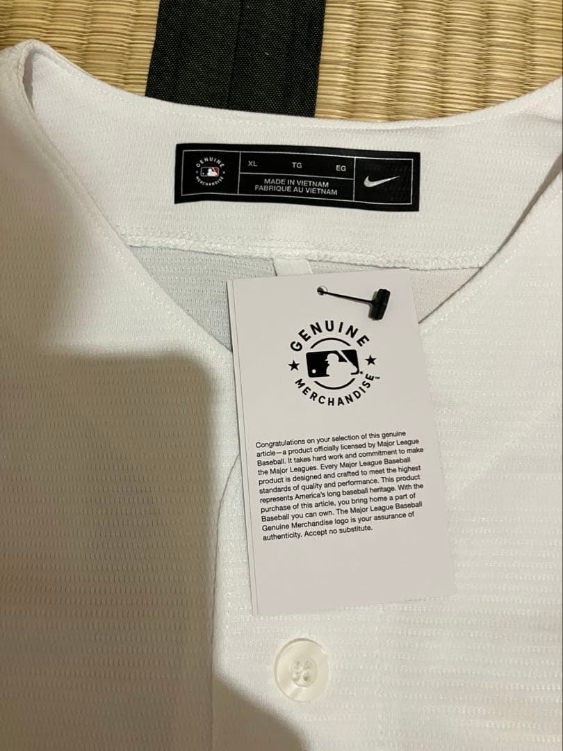 【早いもの勝ち！】ベルトレイ 直筆サイン入りユニフォーム ホログラム付き