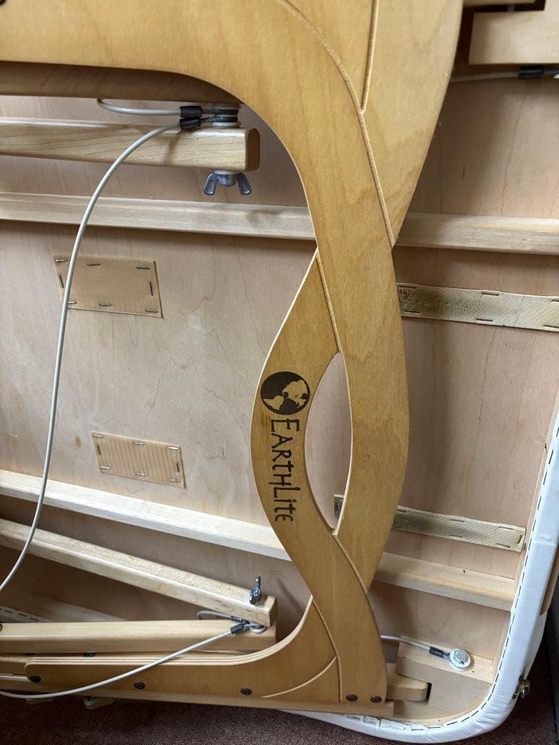 アースライト社製　マッサージベッド