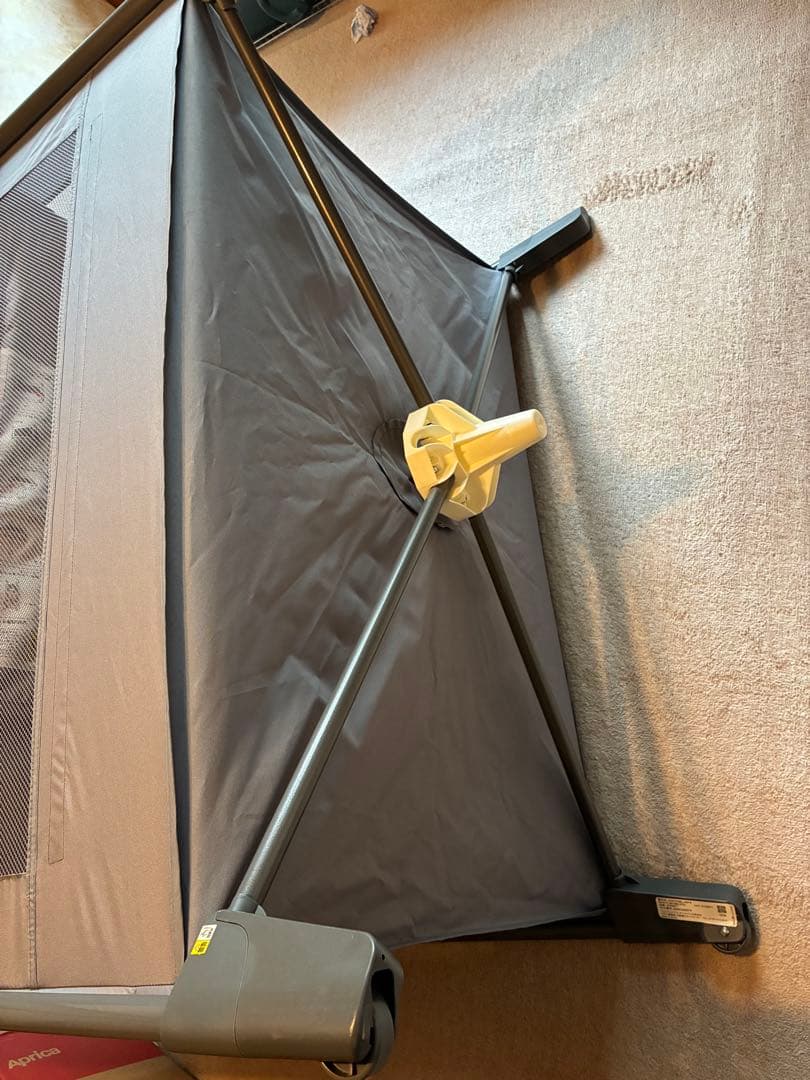 新品同様アップリカ　ココネルエアープラスAB