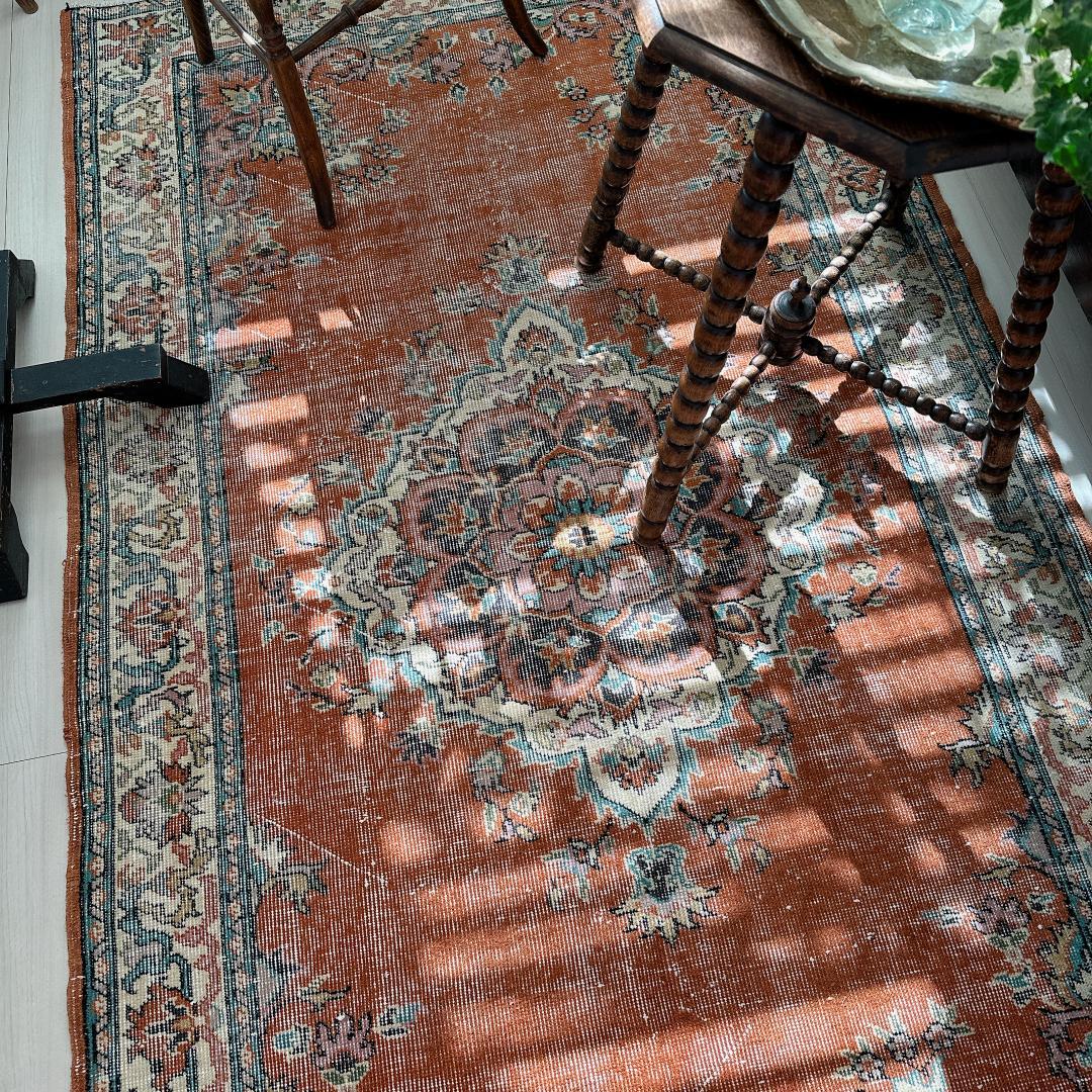 トルコ ヴィンテージラグ A12 レア オレンジ ブラウン ピンク ブルー