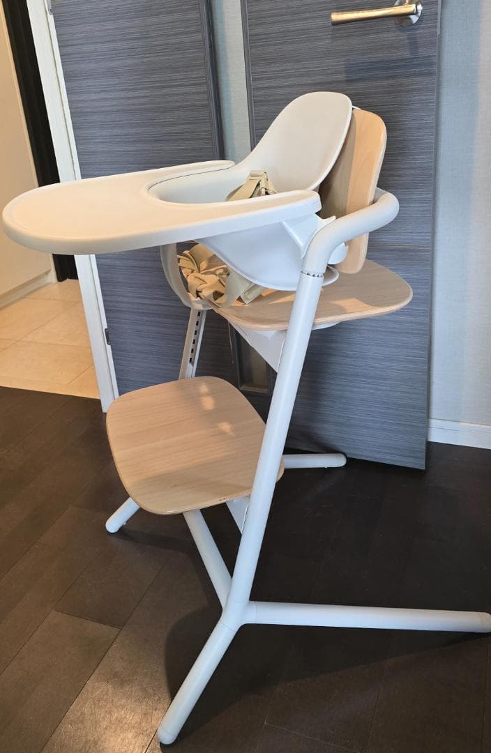 Cybex ハイチェア（サンドホワイト）ハーネス＆スナックトレー付き