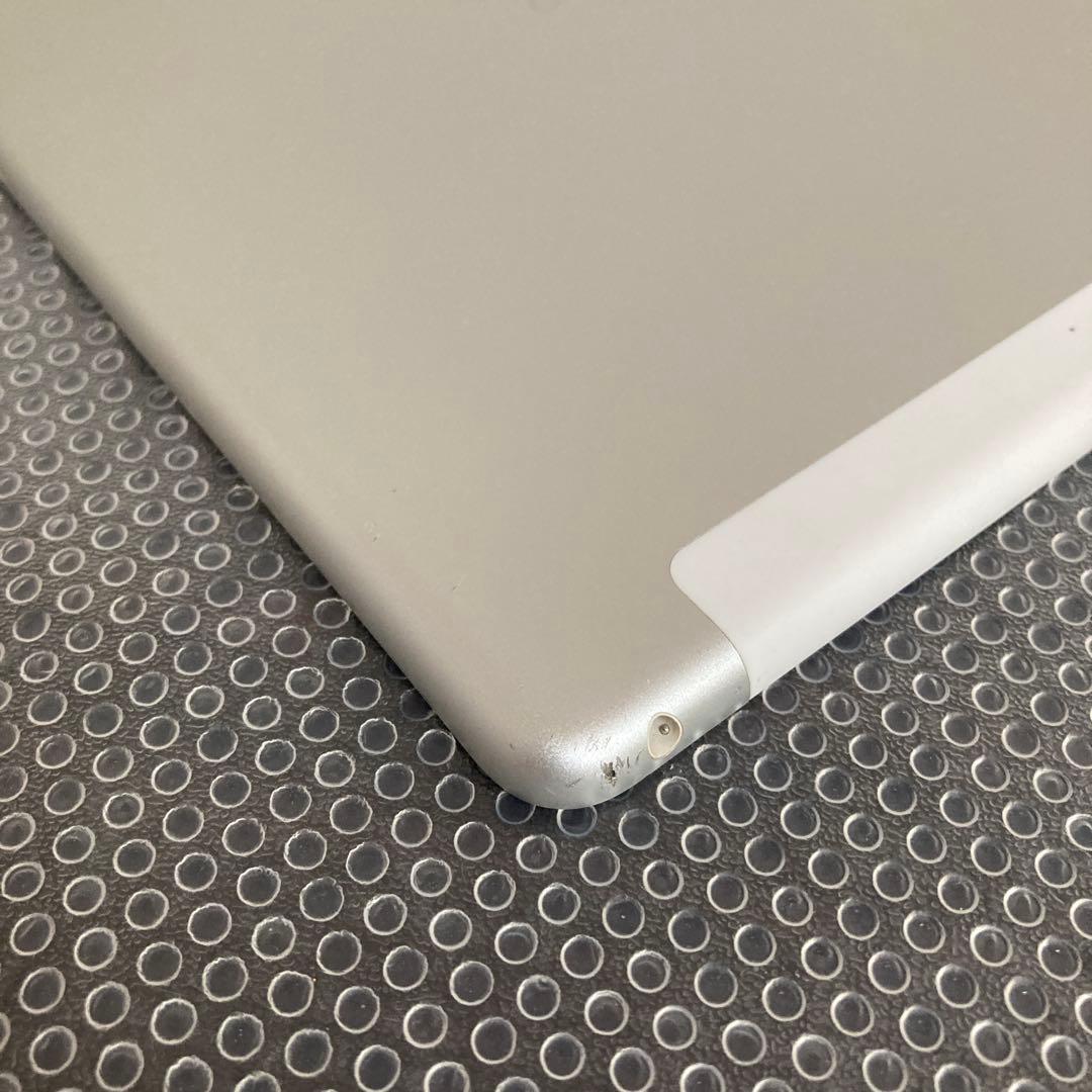 3581【早い者勝ち】電池最良好☆iPad8 第8世代 32GB SIMフリー☆