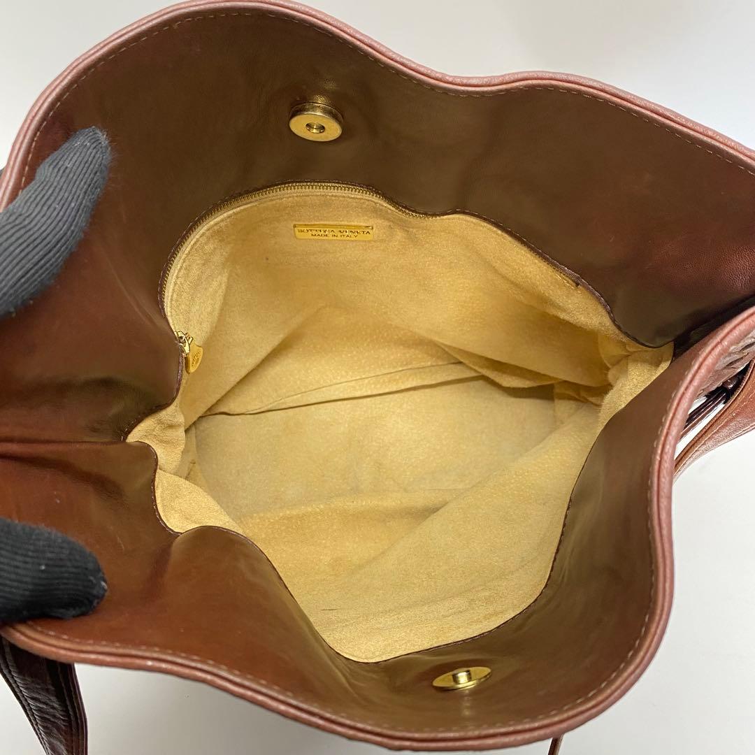 ボッテガヴェネタ ブラウンショルダーバッグ 巾着 イントレチャート