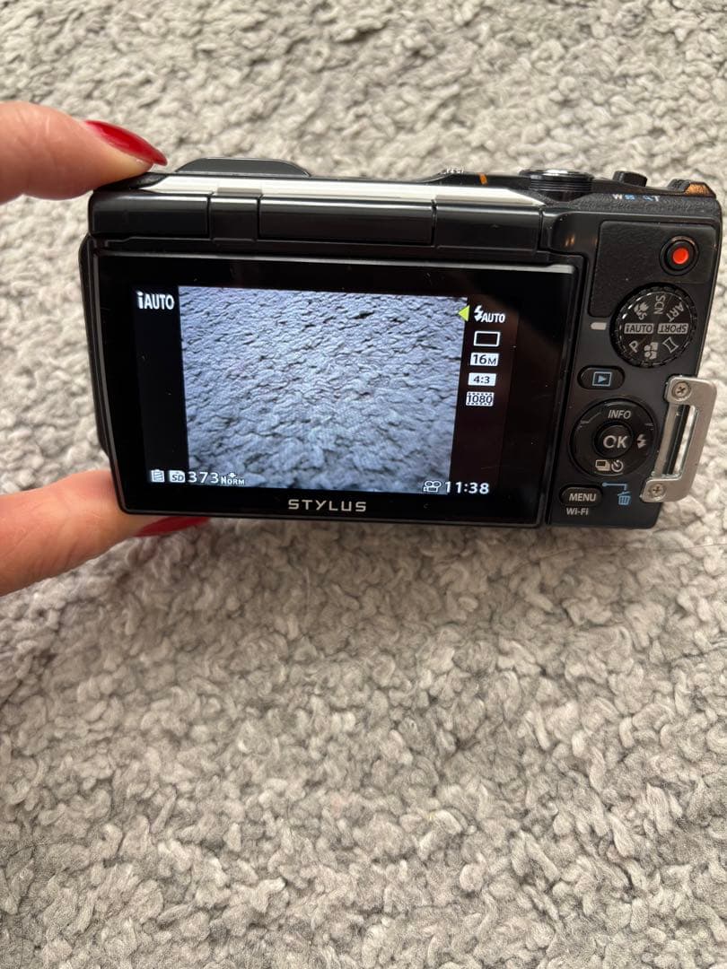 OLYMPUS Tough TG-870 コンパクトデジタルカメラ　タフ