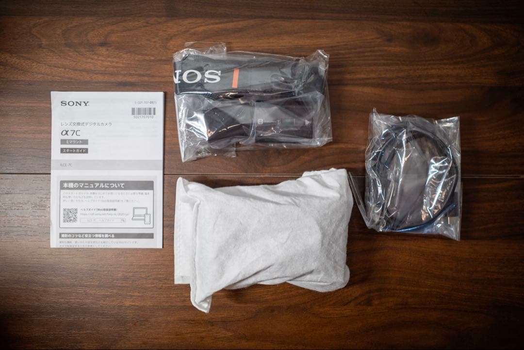 美品ILCE-7C Sony a7C ミラーレス一眼 カメラ シルバー