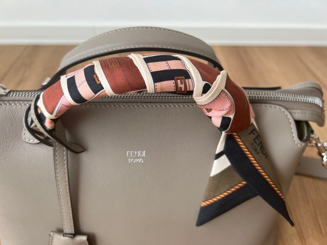 【極美品】FENDI バイザウェイ　ラッピー　スカーフ