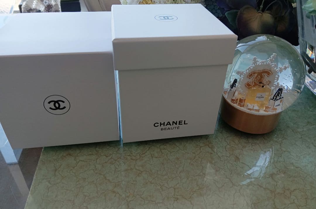 シャネル　CHANEL スノードーム　クリスタル　スノーボール　VIPギフト