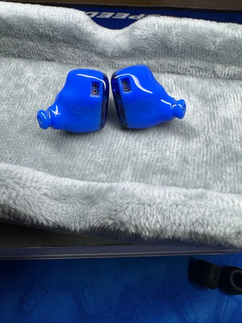 Oriolus Szalayi 美品