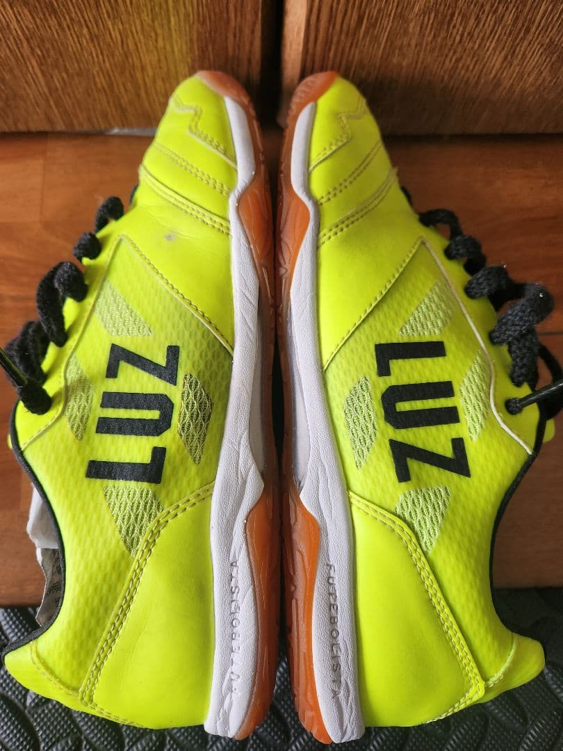 Luz フットサルシューズ 蛍光イエロー　27.0