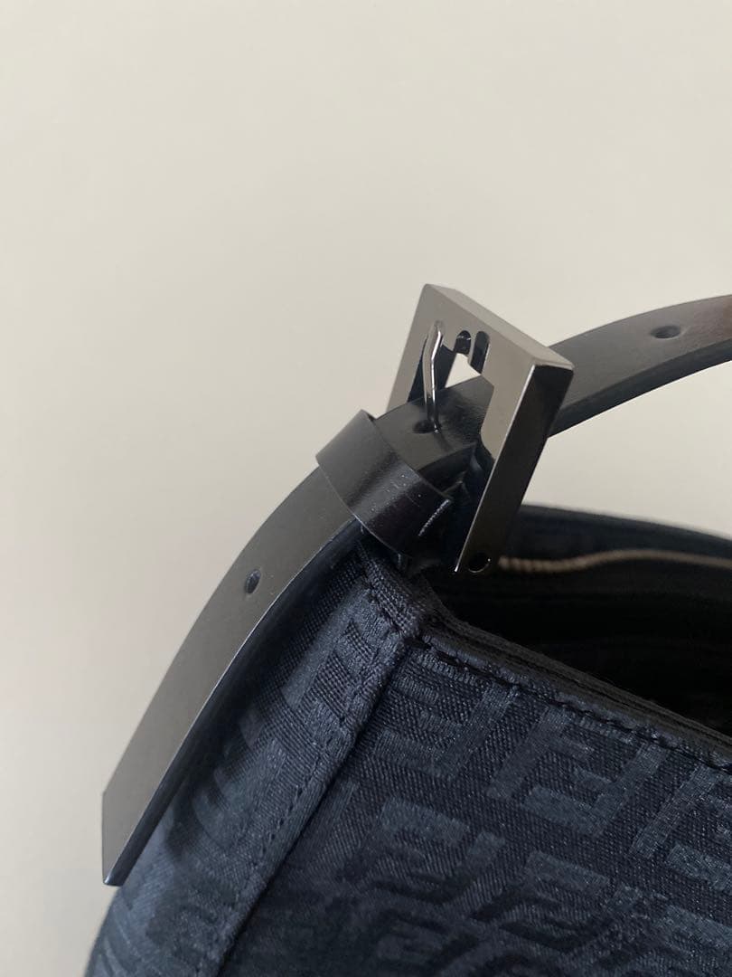 FENDI ズッキーノ　ズッカ柄　アクセサリーポーチ　ブラック