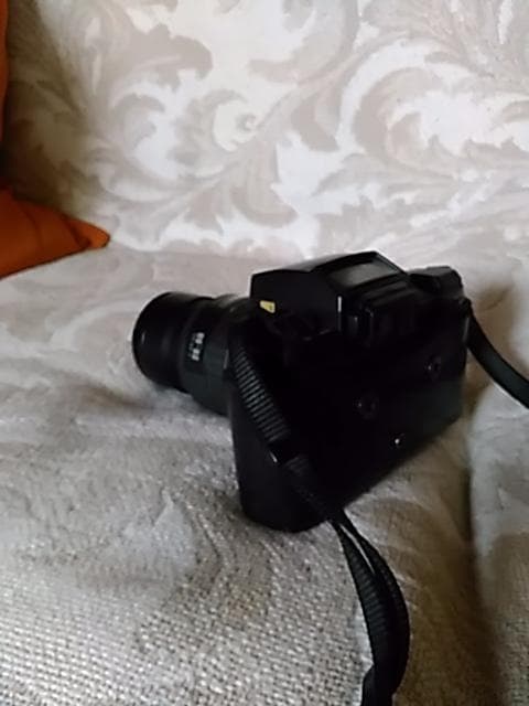 一眼レフカメラと望遠レンズ