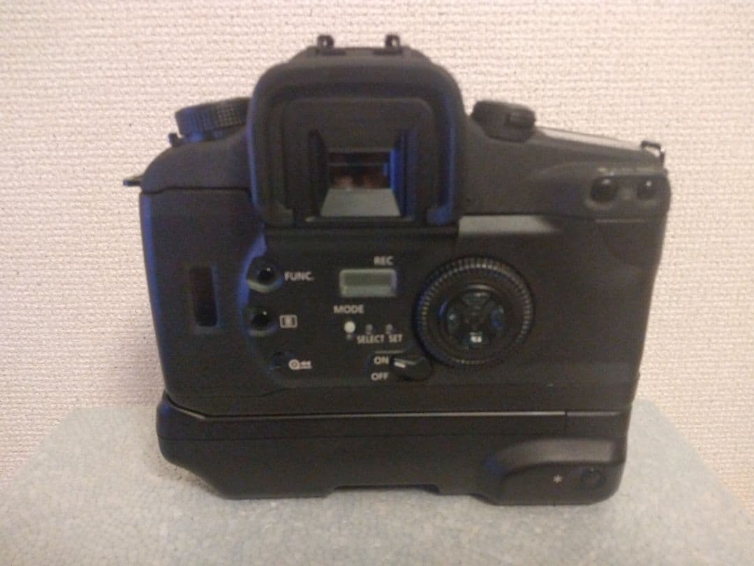 【本日限定価格】 EOS 7s + 50/1.8 STM + BP-300