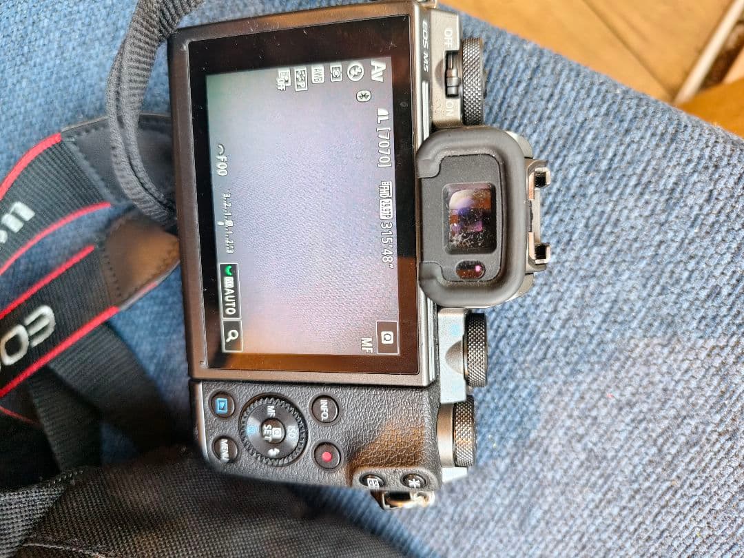 週末セール Canon EOS M5 ミラーレス一眼カメラ