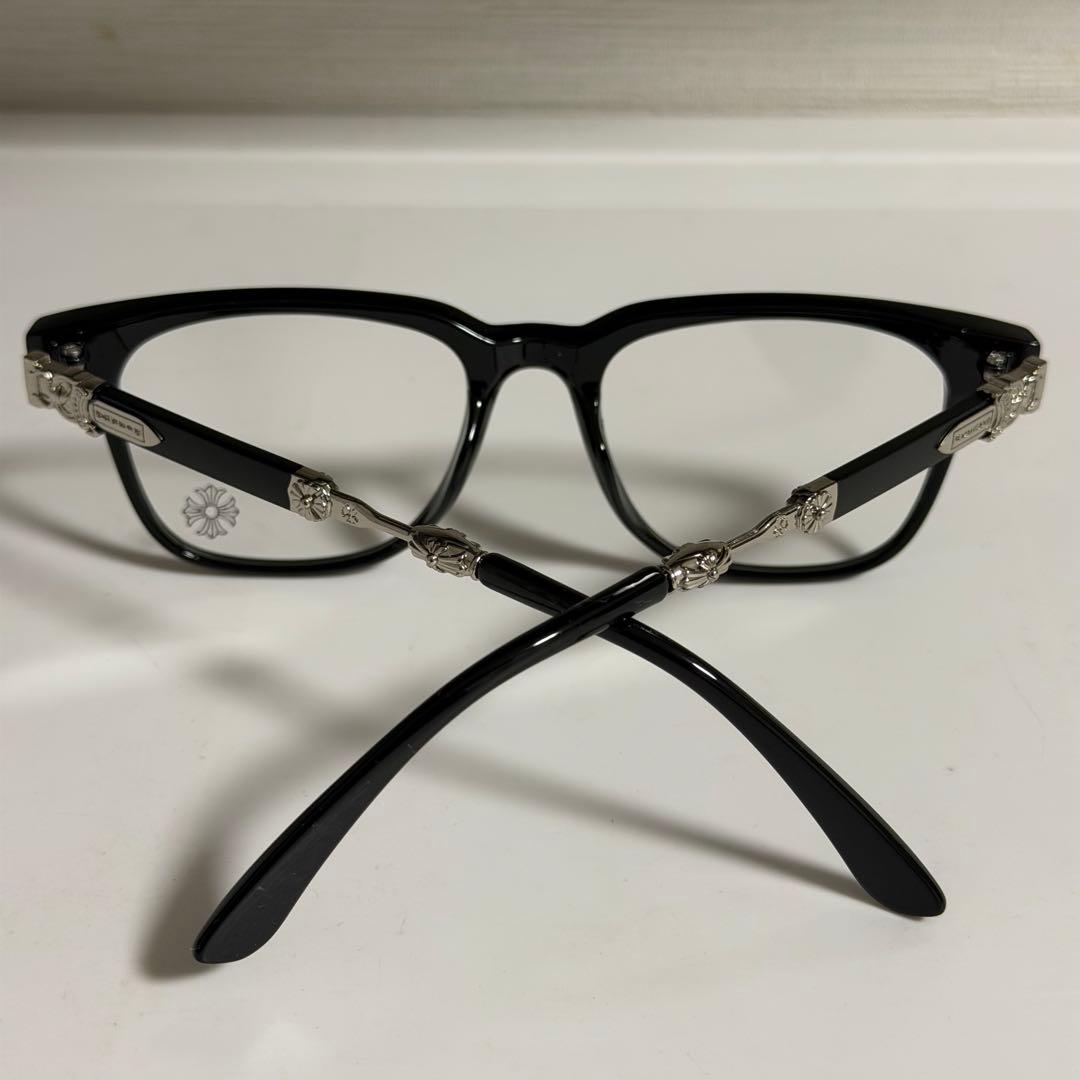 クロムハーツ好き 必見 ブラックフレーム メガネ シルバー装飾付き